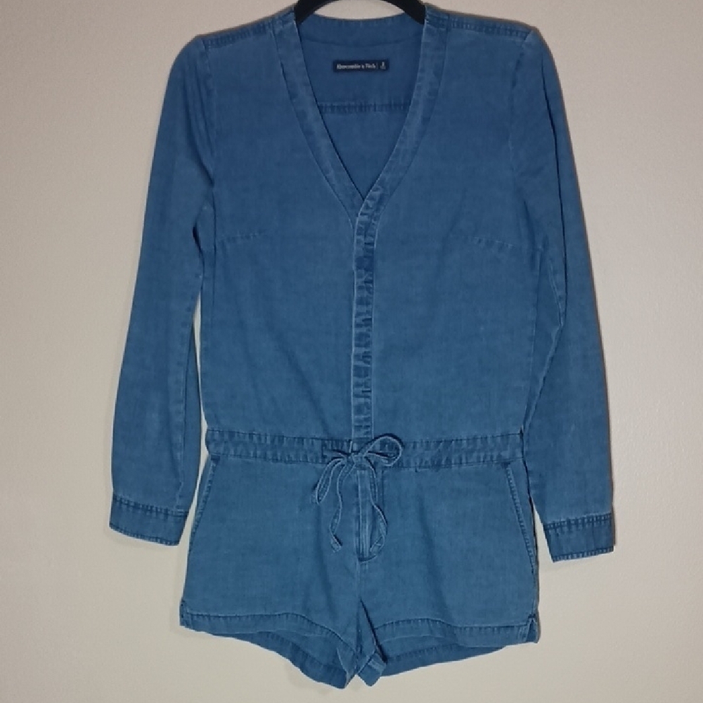 Abercrombie & Fitch Long Sleeve V-Neck Lightweight Denim Romper